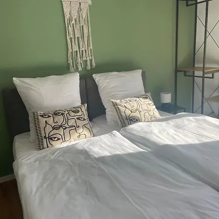 In Ruhiger Lage, 3 Schlafzimmer, Einzelbetten Bis Zu 6 Personen, Nahe Ulm Blaustein