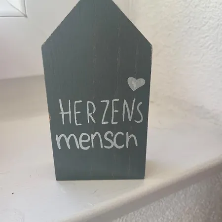 Apartmenthaus, Glueck Fuer Familien,firmen,gruppen,monteure,3 Schlafzimmer Bis 6 Personen,luxurioese Einzelbetten,hotel-tv, Wlan, Bettwaesche,handtuecher Inklusive, Nahe Ulm, Legoland,bwk,uni,ruhige Lage,autobahnnah,garten *