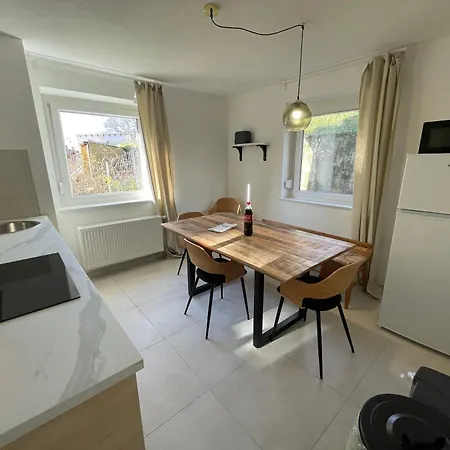 Apartment In Ruhiger Lage, 3 Schlafzimmer, Einzelbetten Bis Zu 6 Personen, Nahe Ulm